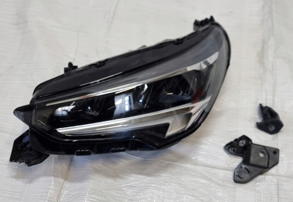 фото №1, Opel corsa f лампа левая перед full led 39162653