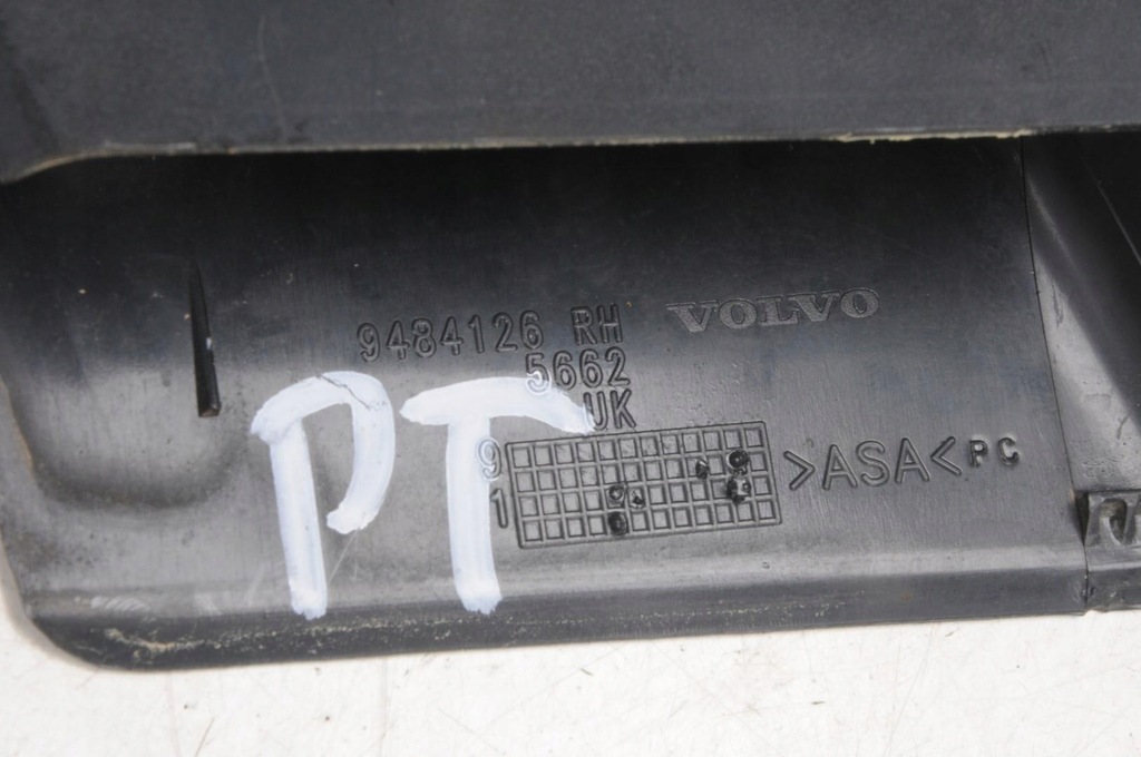 фото №2, Volvo v70 ii заглушка рейлинг правый задняя 9484126