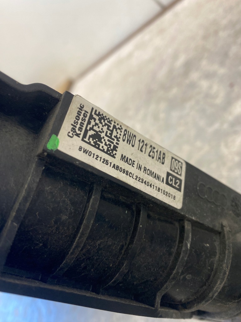 Audi q7 a4 b9 4m радиатор воды жидкость 8w0121251ab в Украине