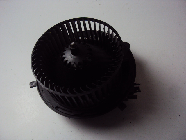 фото №1, Audi оригинальный номер 5q1819021e вентилятор внутренний