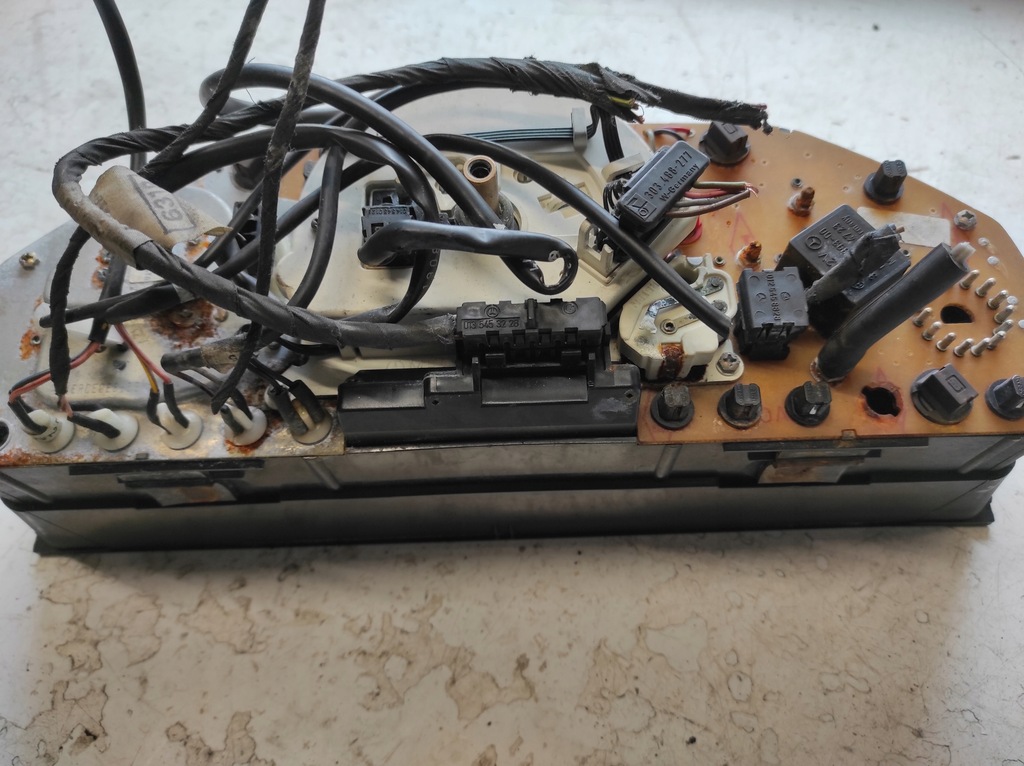 фото №8, Mercedes e w124 84- 4matic 3.0 счетчик приборы