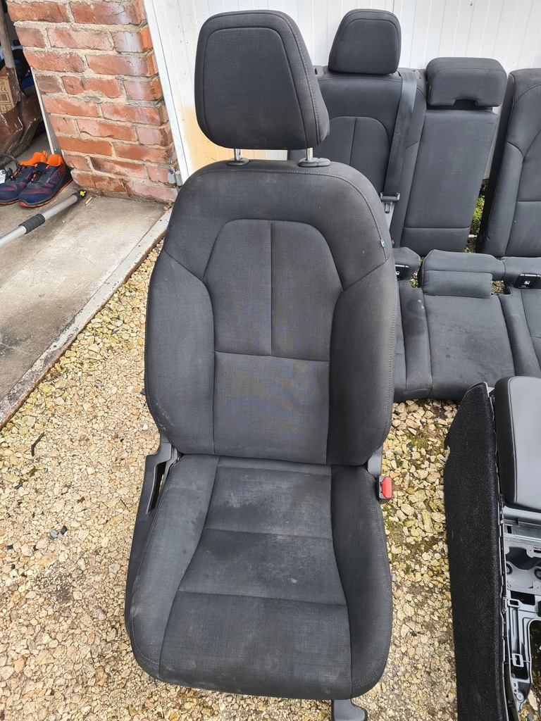 фото №11, Салон volvo xc 40 заднє сидіння сидіння обшивки заднє сидіння спинка підлокітник