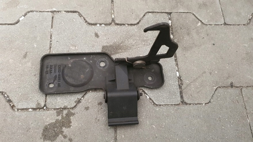 фото №1, Lr discovery v l462 17^ засов замок капот oryg