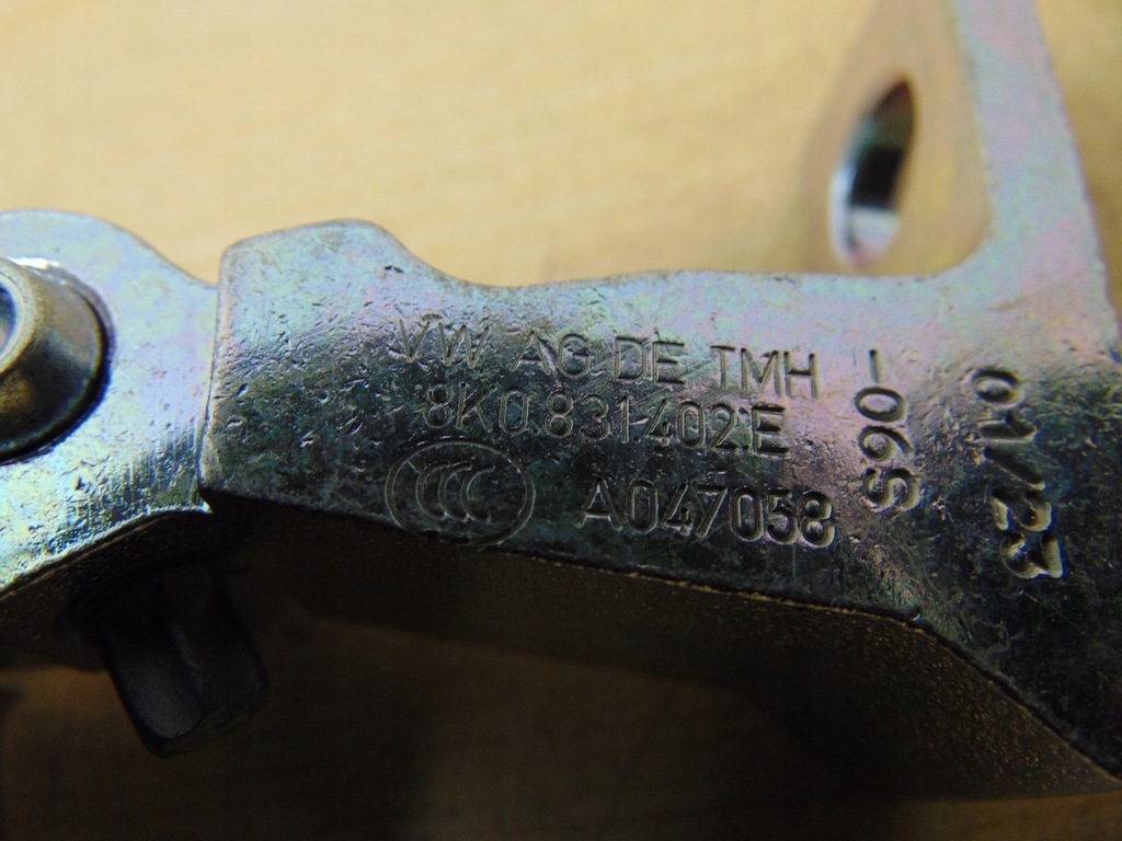 фото №5, Петля двері правий audi a4 b8 8k0831402e