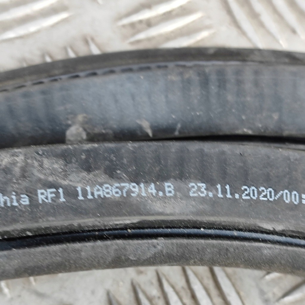 фото №6, Skoda enyaq iv 2021 правая сторона резиновый прокладка дверь задних