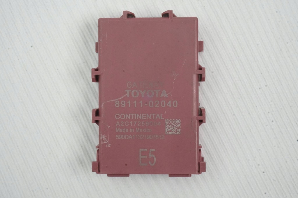 Купити 2020 toyota corolla e210 e21 модуль керування шлюз 8911102040