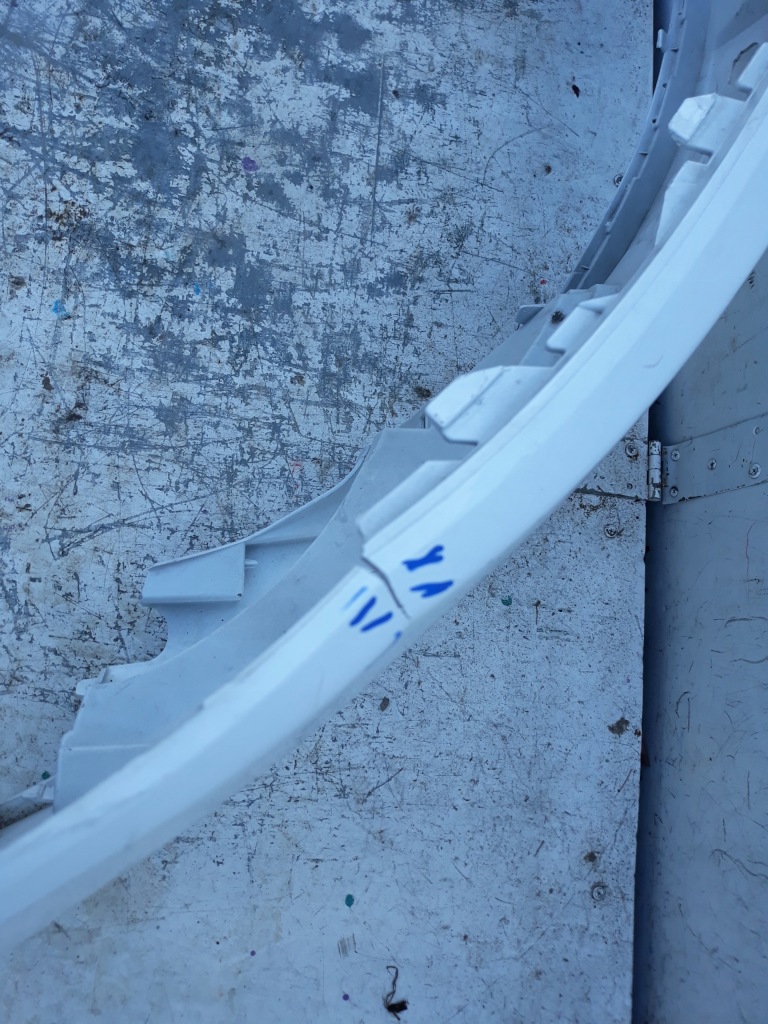 Ford focus mk3 рестайлінг  14- бампер передній перед Зі Шроту