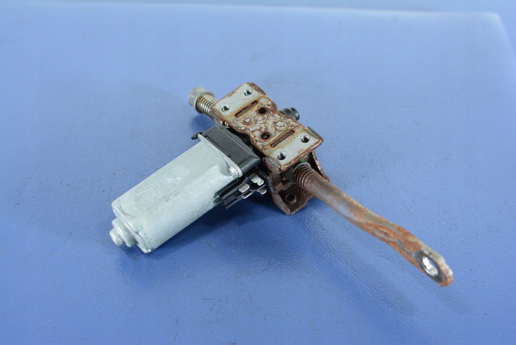 фото №4, Grand cherokee wk2 моторчик сиденье lewego перед