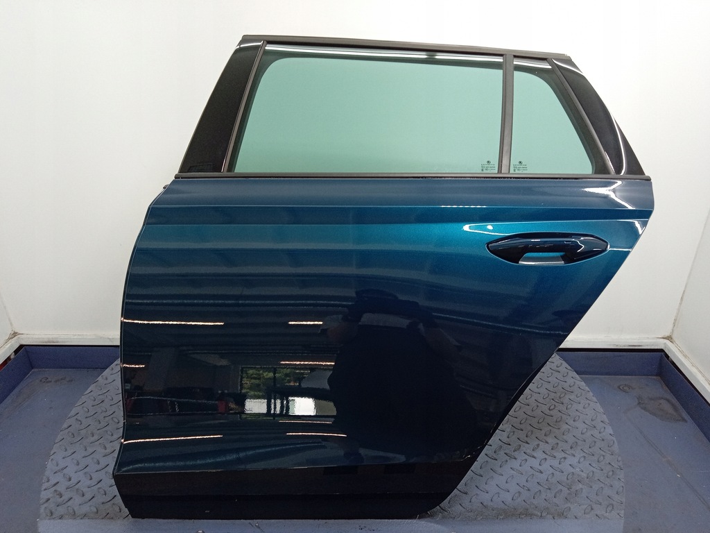 фото №1, Octavia iv kombi дверь задняя левая задние lw5q