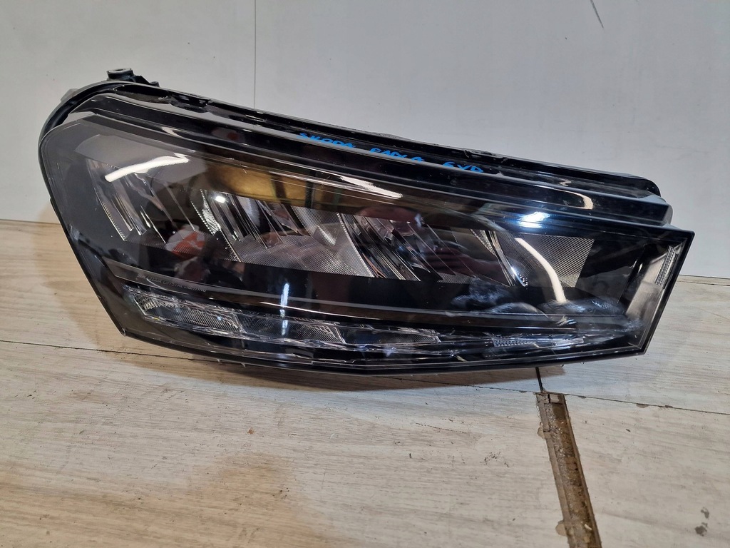 фото №1, Лампа правый перед skoda fabia iv 6vb941016 led