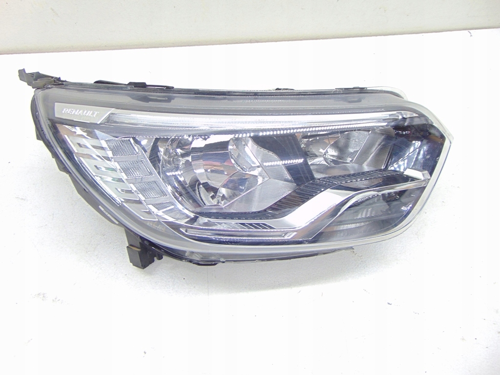 фото №1, Лампа передняя перед правая led renault kangoo express 260105660r 2021-