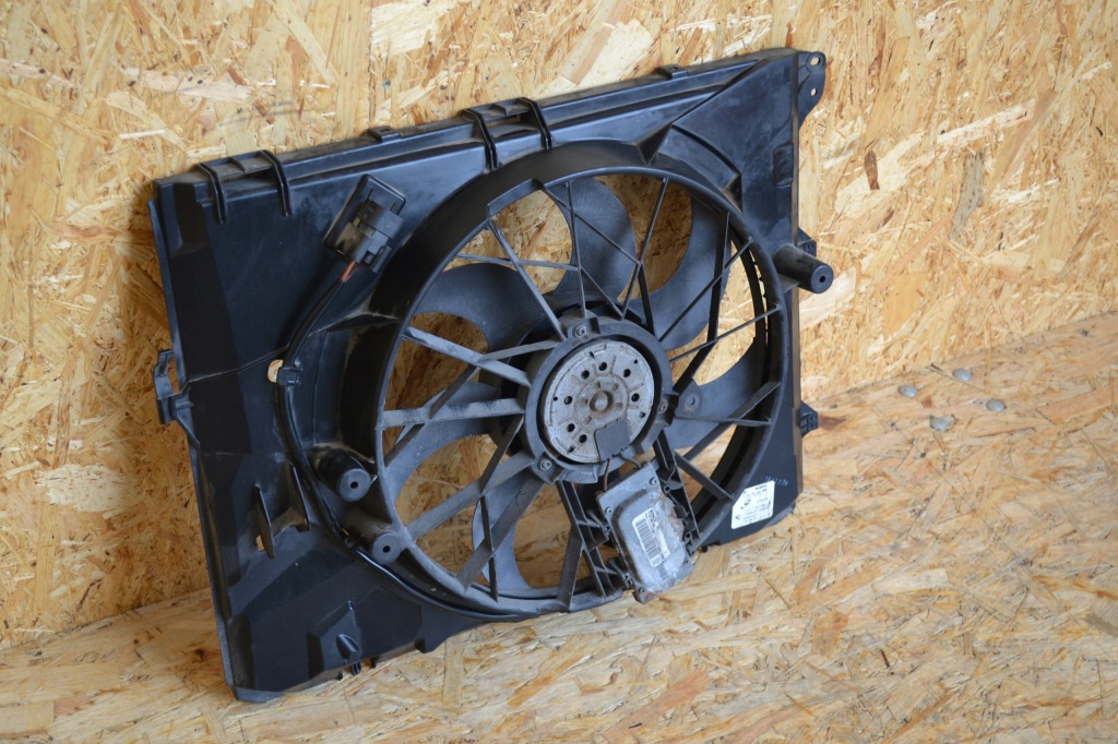 Вентилятор радиатора вместе с корпус. bmw 1 e87 в Украине