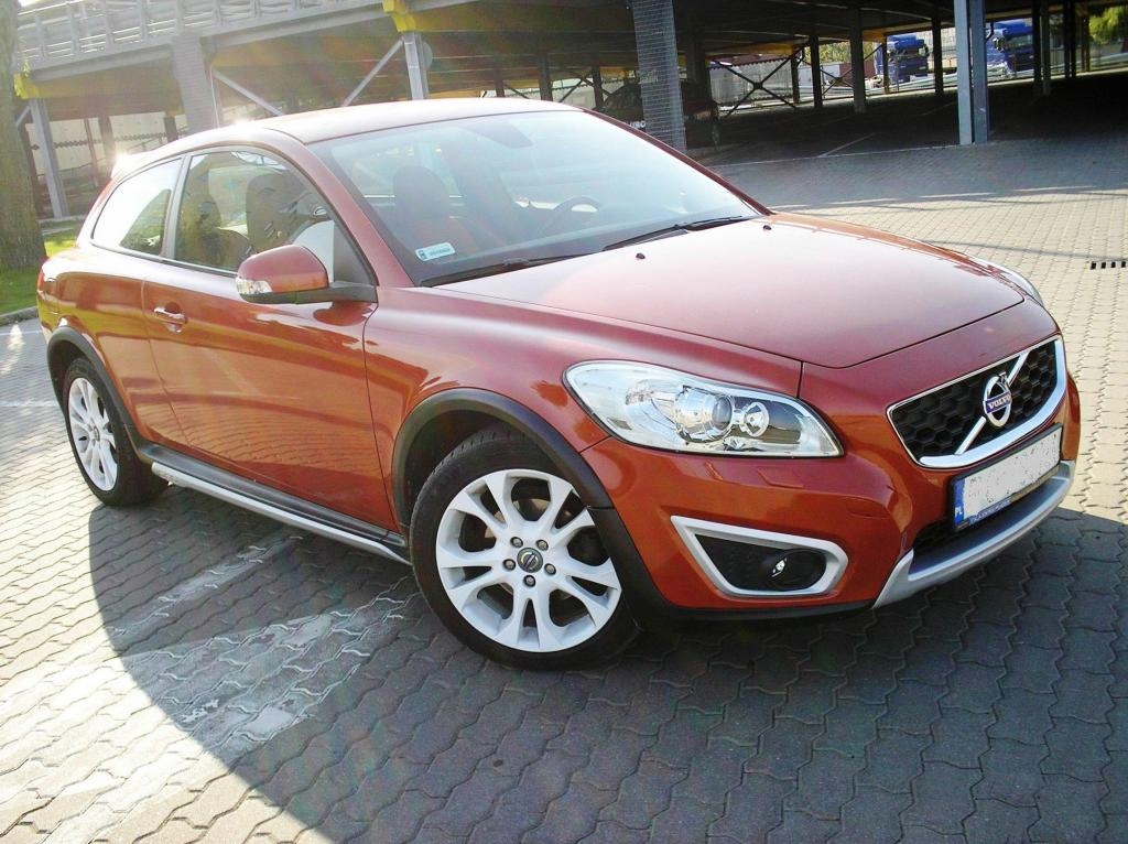 фото №7, Volvo c30 пороги накладки пороговые