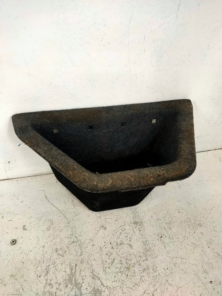 фото №1, Обивка багажника левый задняя 8e5864131 audi a4 b6