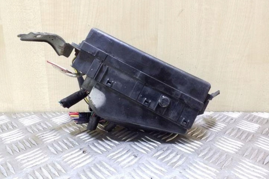 Коробка предохранителей subaru forester sf_ 82231fc000 2.0l бензиновый 90kw с Разборки