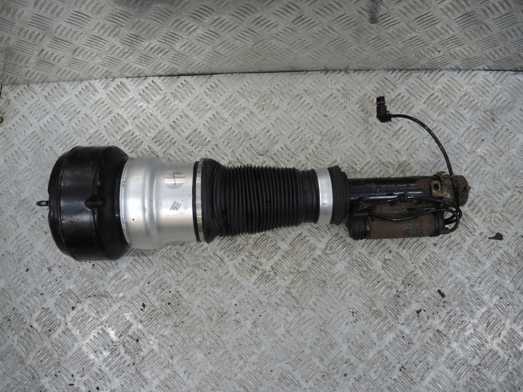 фото №1, Mercedes w221 s420 cdi амортизатор левый перед