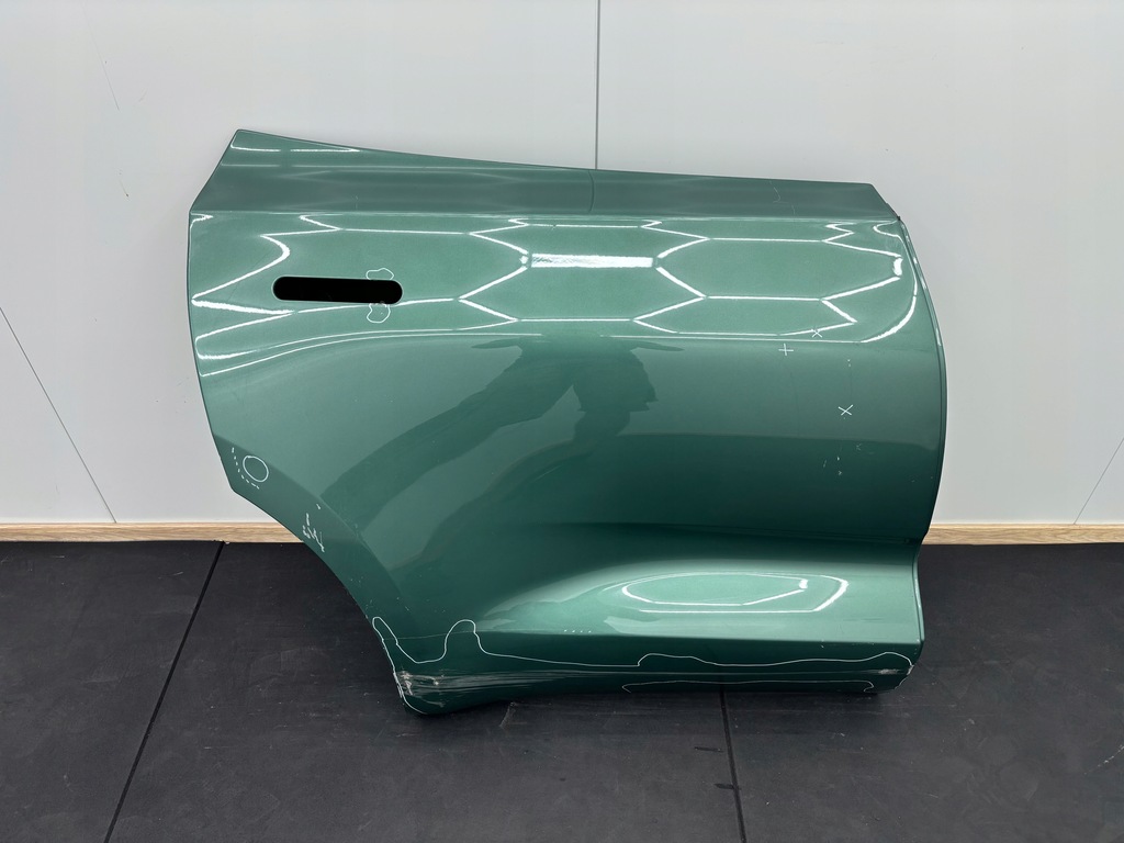 фото №1, Aston martin dbx дверь правое задние задняя