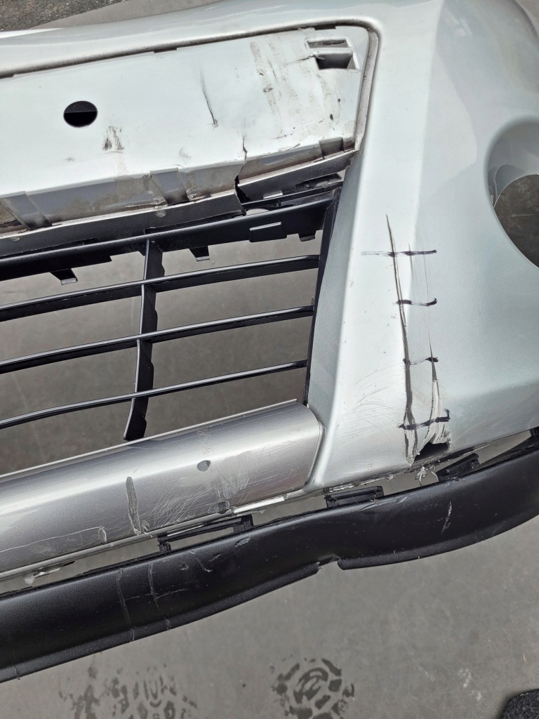 Бампер renault clio 3 - 195 przed liftem 2005-09 / lift 2009-12 Оригінал