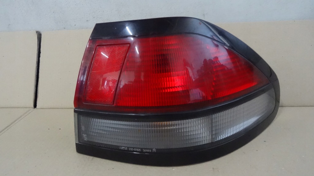 фото №1, Mazda 626 gf лампа правий задня hb