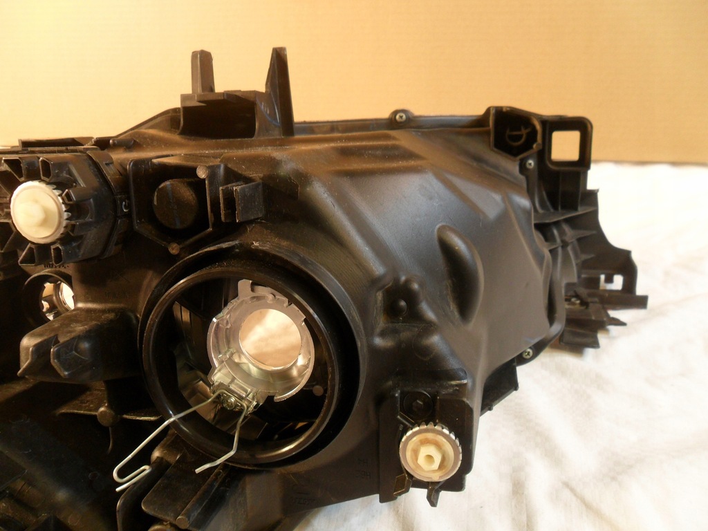 фото №16, Mazda 2 ii 14- db5j-51030 лампа фара правий