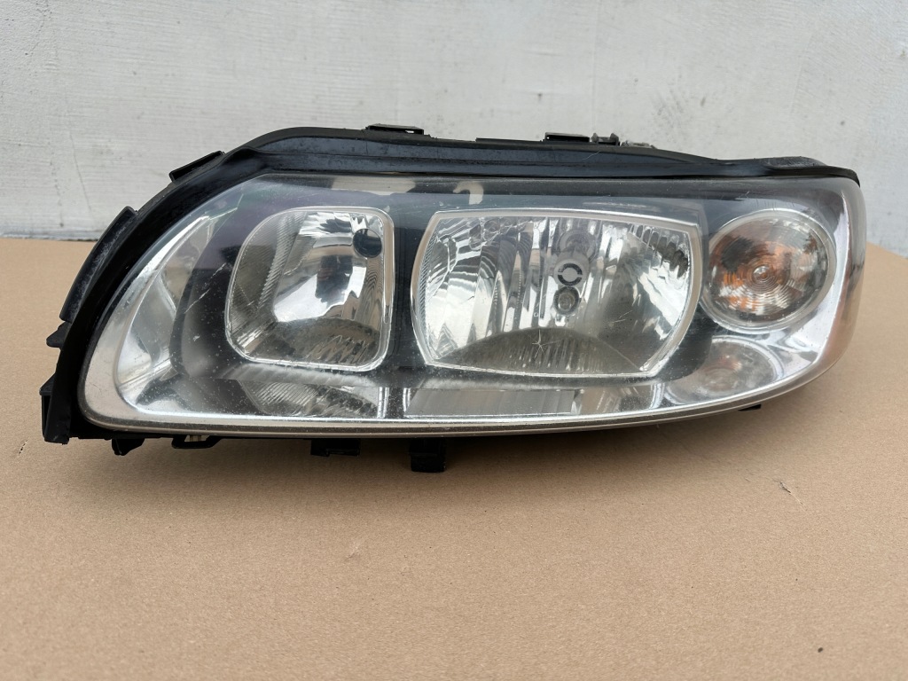 фото №1, Лампа volvo s60 v70 xc70 lift перед передняя оригинал оригинальный номер