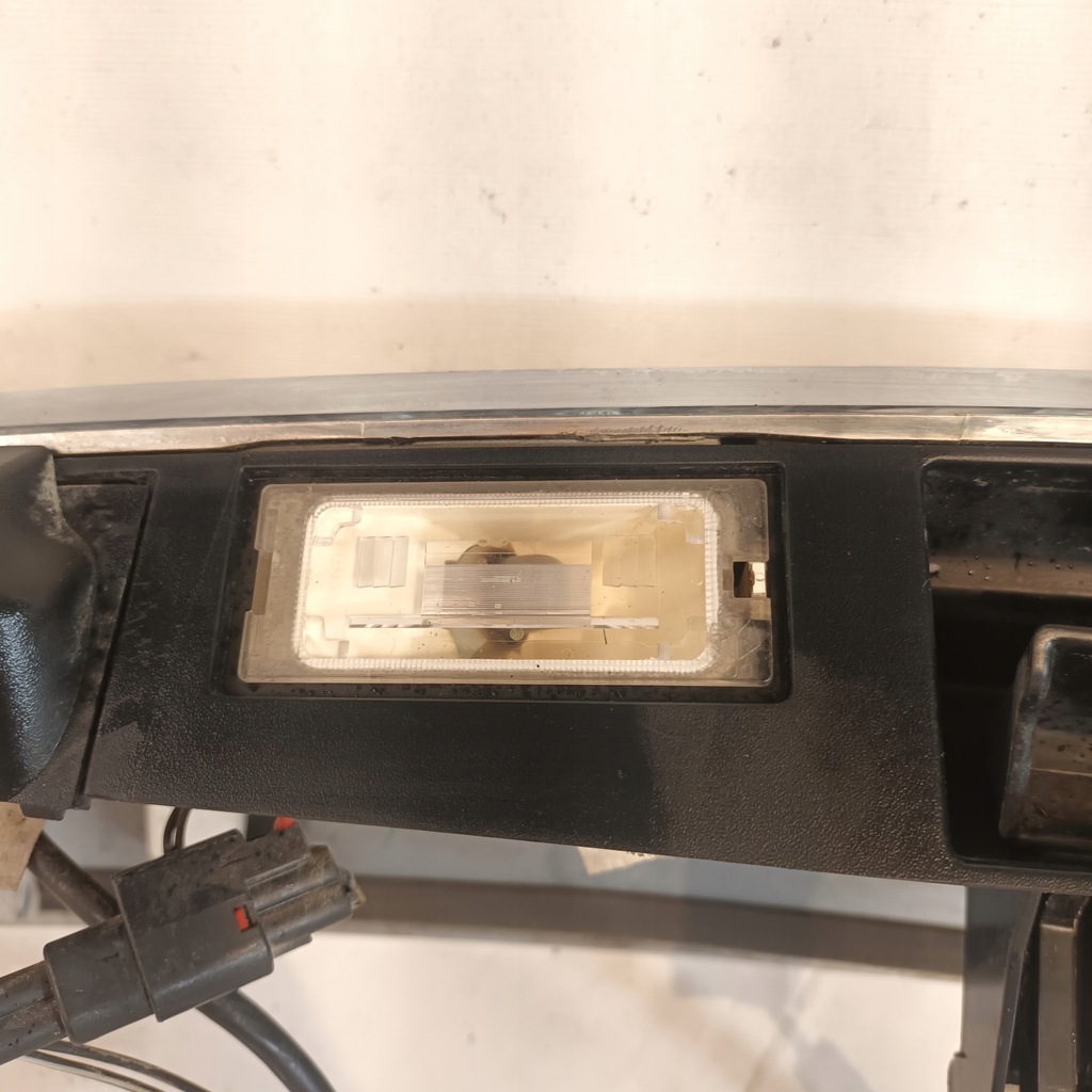 фото №11, Chrysler town country 10-20 накладка багажника usa