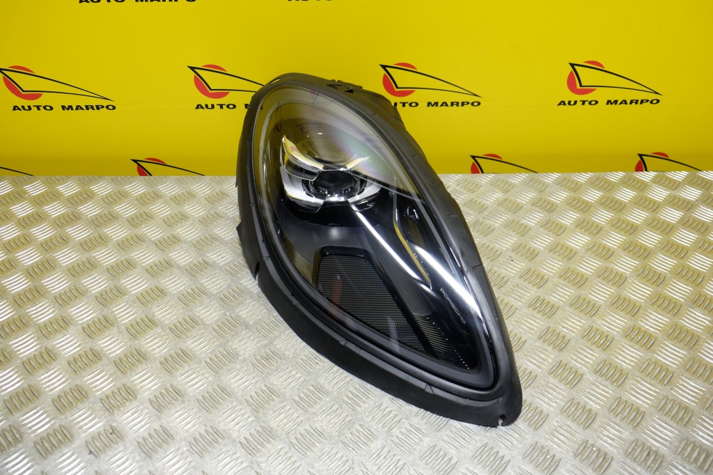 Porsche macan рестайлінг  2019- фара фара full led r америка в Україні