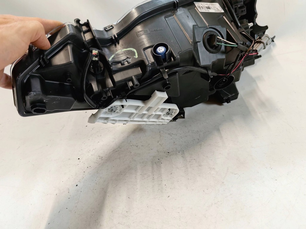 фото №8, Nissan leaf i - лампа правая обычная polecam