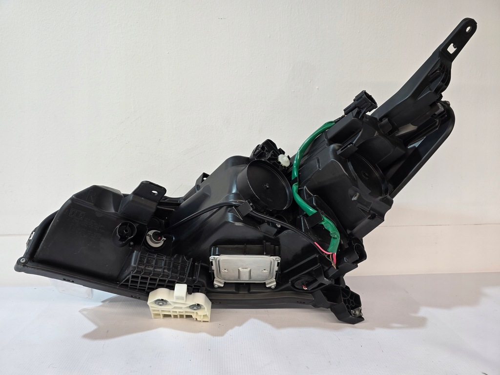 фото №10, Правая передняя правый перед лампа nissan leaf ii 2 26010 6wk7a full led 17