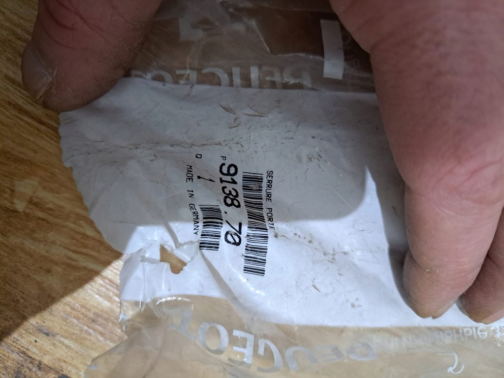 фото №5, Замок дверь правый задний peugeot 206- 406