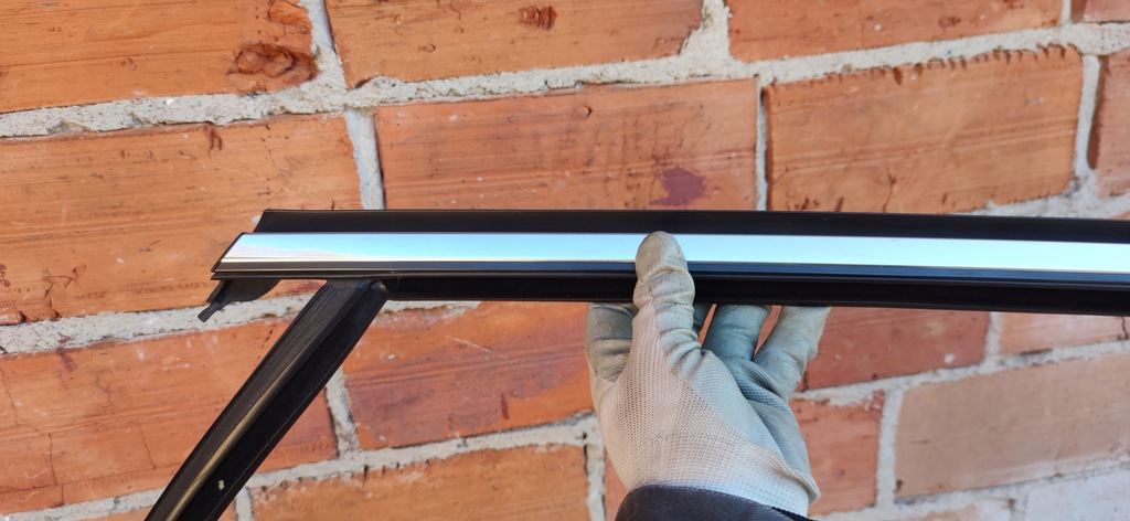 фото №10, Ford mondeo mk5 2.0 tdci молдинг прокладка двері права задня рамка хром