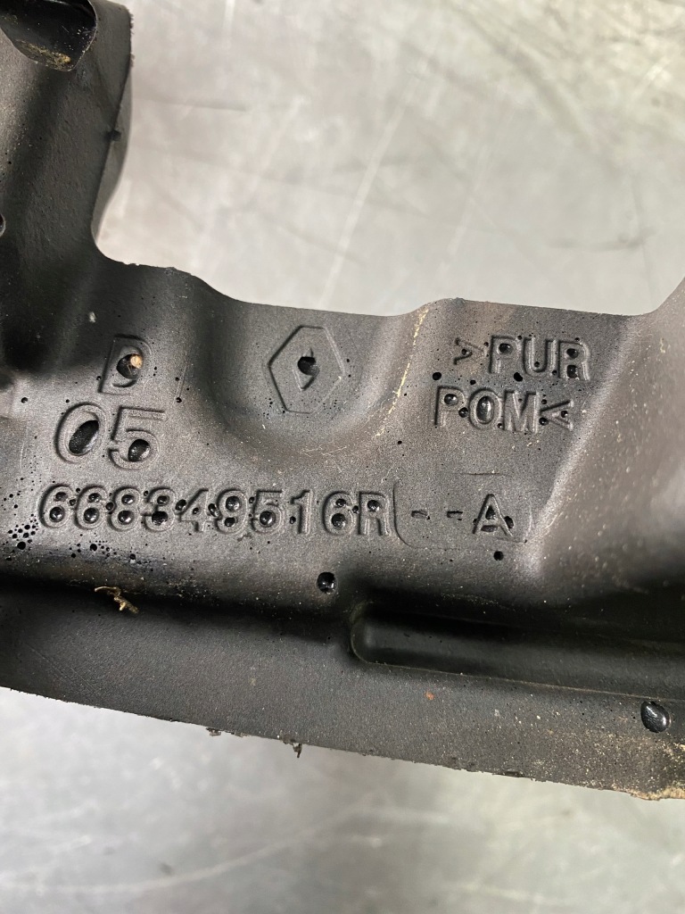 фото №5, Пена шумоизоляция жабо левая + правое clio v