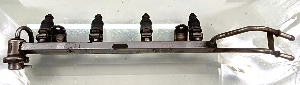 фото №1, Audi a3 8l 96-03 r 1.8 молдинг упорскування форсунки kpl