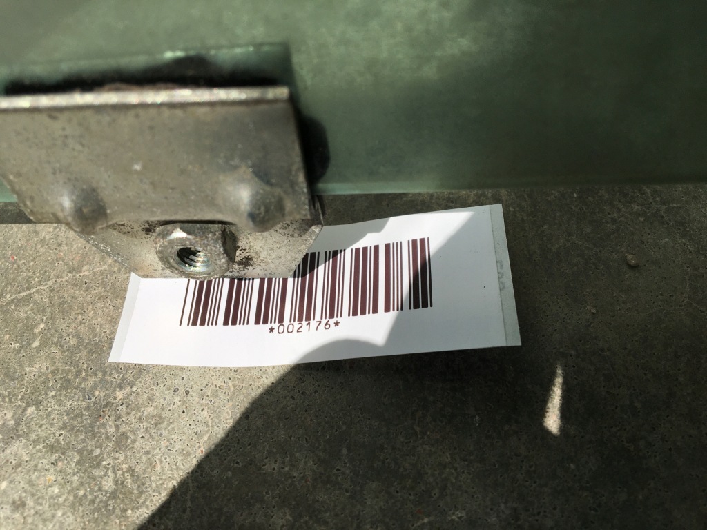 Стекло боковое  левая задняя задняя mercedes w124 купе ce c124 Киев