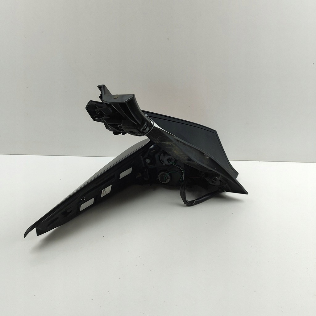 фото №6, Nissan leaf ii ze1 2018 правая сторона лампа задняя