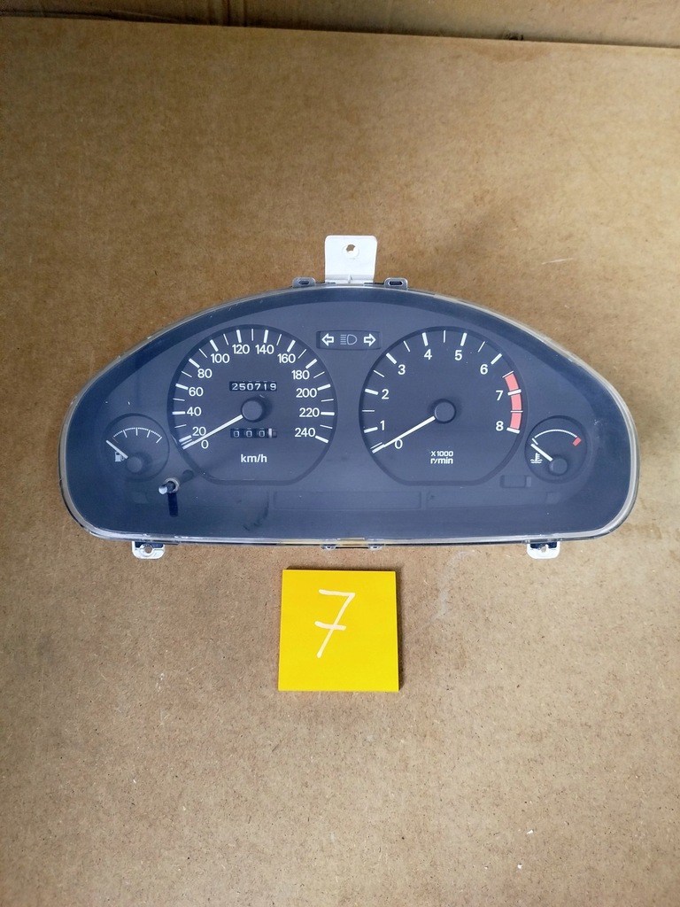 фото №1, Счетчик спидометр mitsubishi carisma mr114265