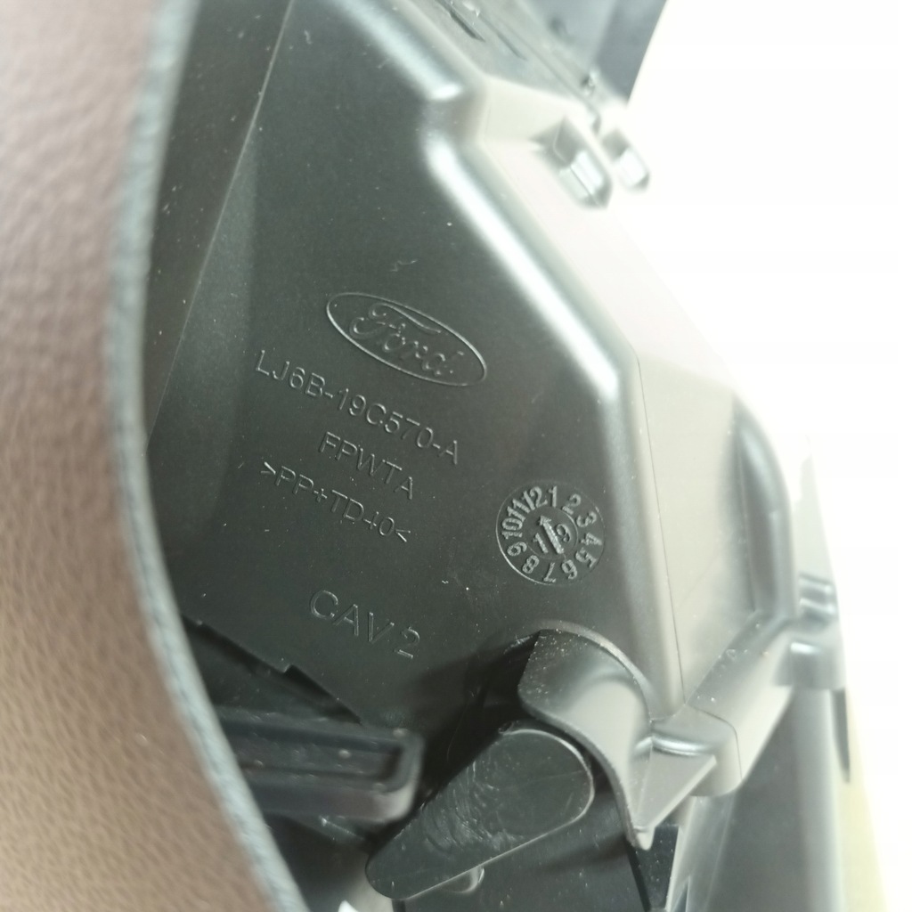 фото №10, Ford escape 20- консоль повітропровід тунель середнього