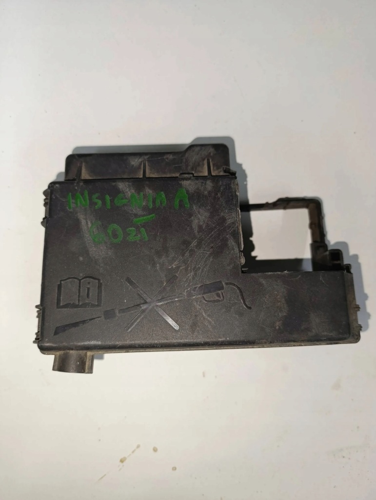 Купить Клемма плюсовая opel оригинальный номер 13285113