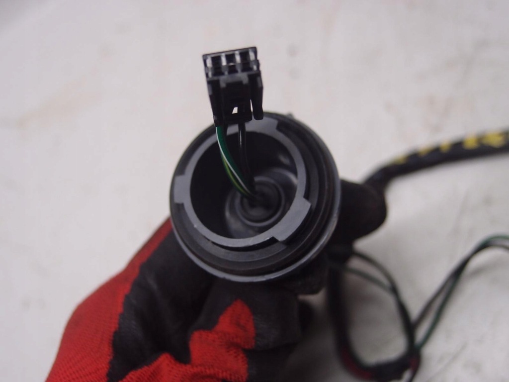 фото №4, Електропроводка лампи правий задня nissan leaf ii