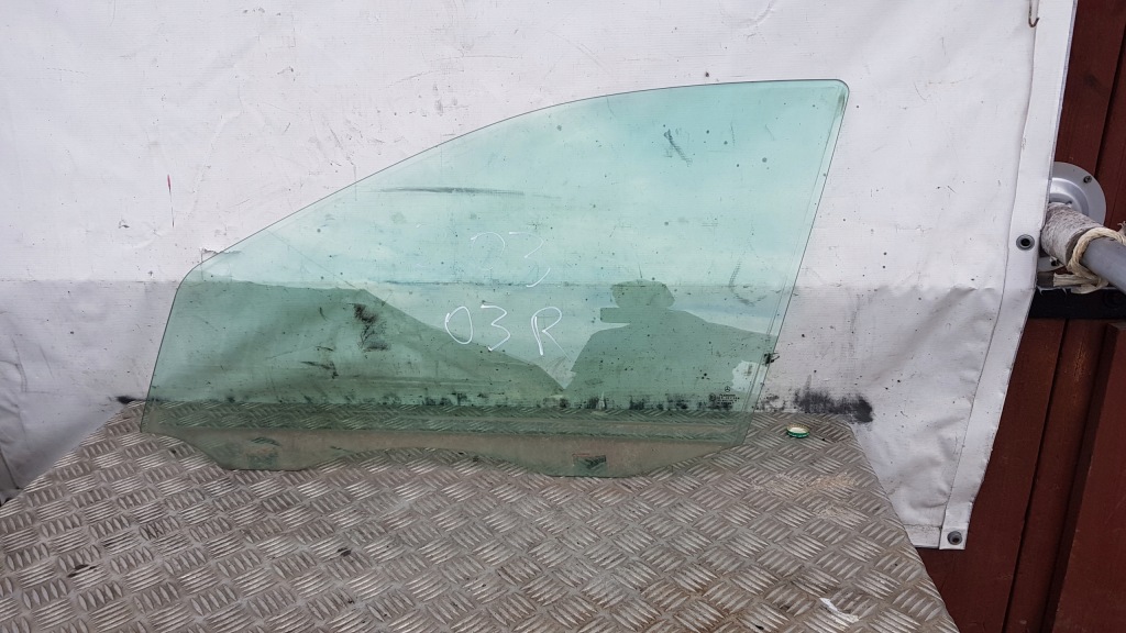 фото №2, Mercedes w203 скло двері лівий перед 03