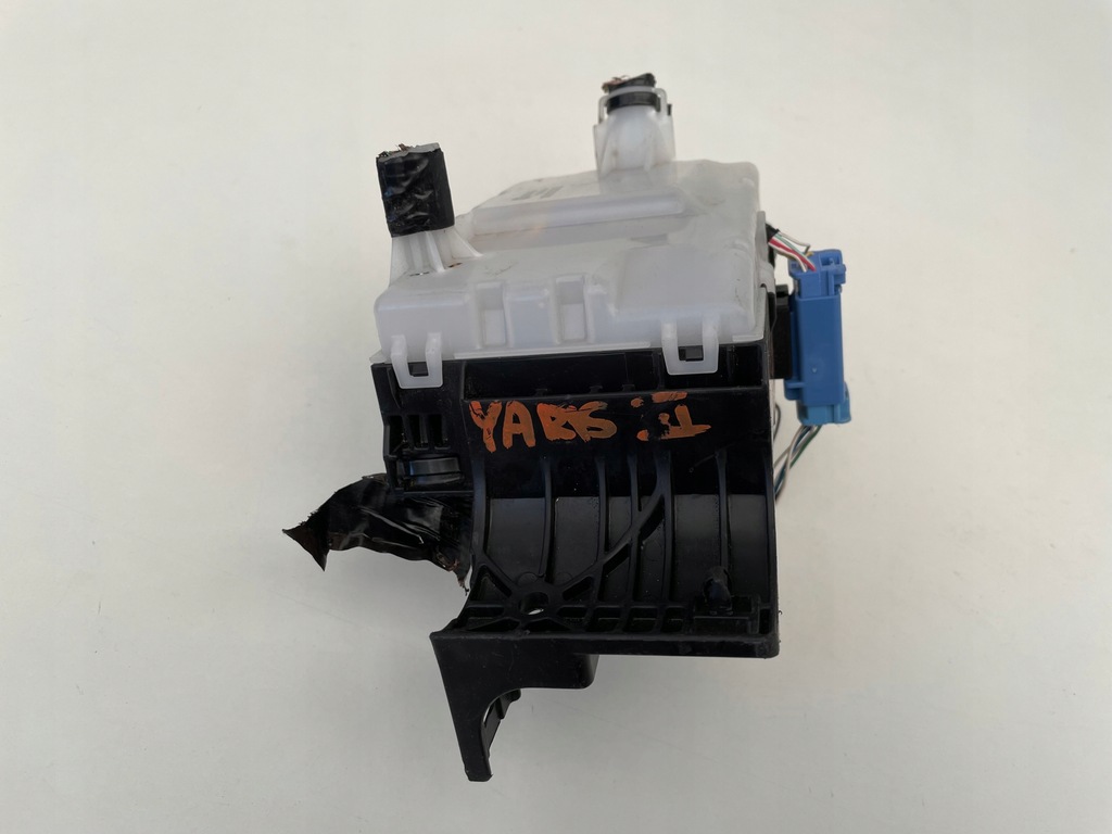 фото №5, Коробка предохранителей toyota yaris iii