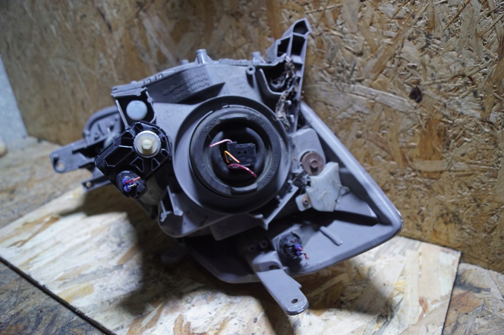 фото №10, Subaru justy daihatsu sirion лампа левая перед uk