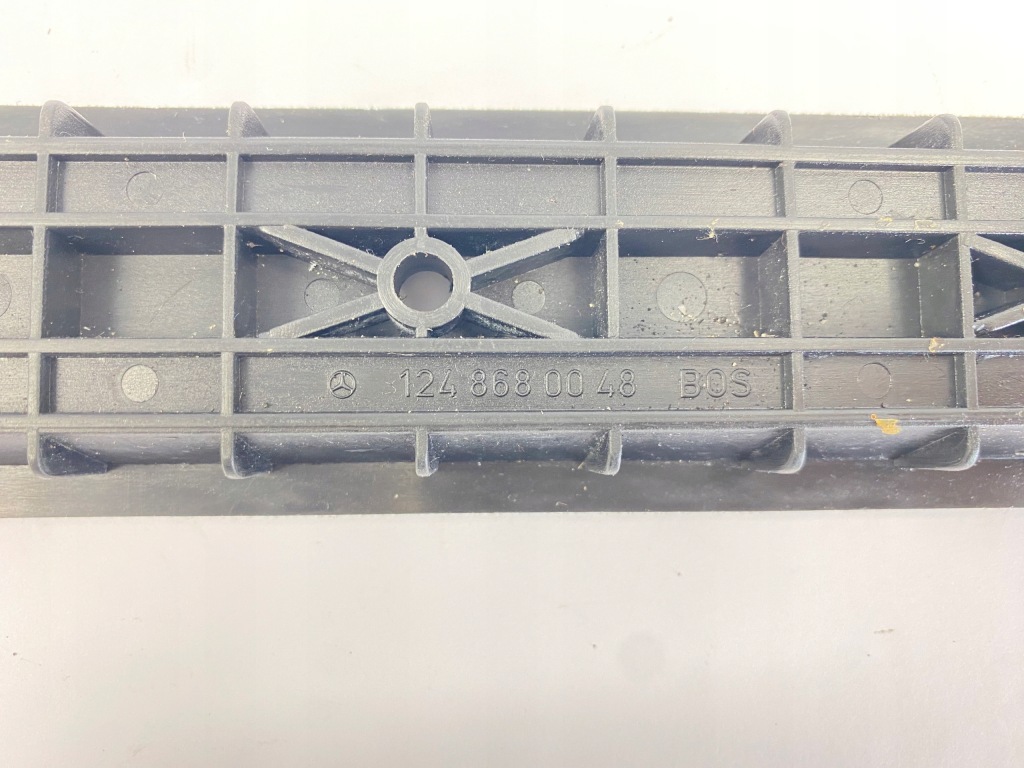 Напрямна напрямна захист багажника сітка mercedes s124 w124 універсал 1248680048 Зі Шроту