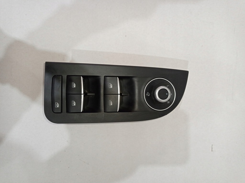 фото №1, Переключатель окон alfa romeo giulia 01561255390