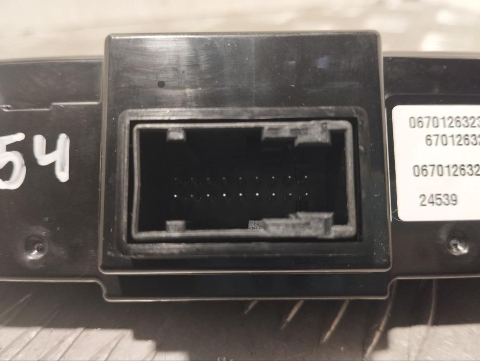 Выключатель температурный, вентилятор кондиционера maserati levante 2019 06701 Недорого