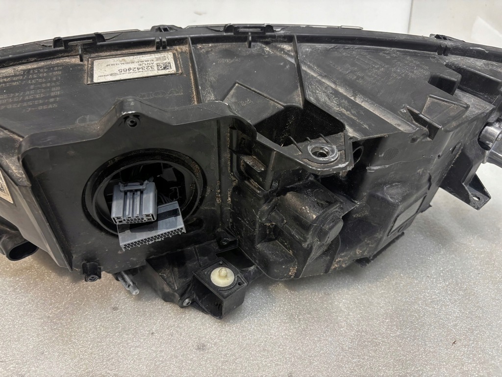 фото №8, Volvo s90, v90 32342465 перед сторона права лампа передня фара