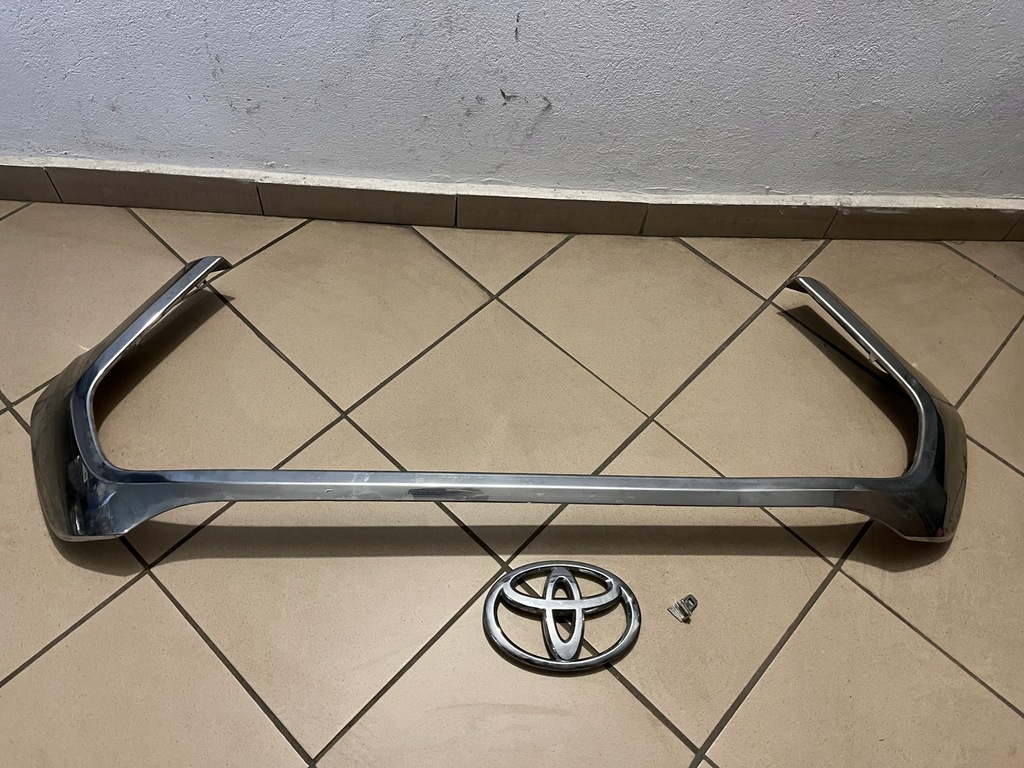 фото №1, Рамка хром решётка радиатора решетка toyota hilux