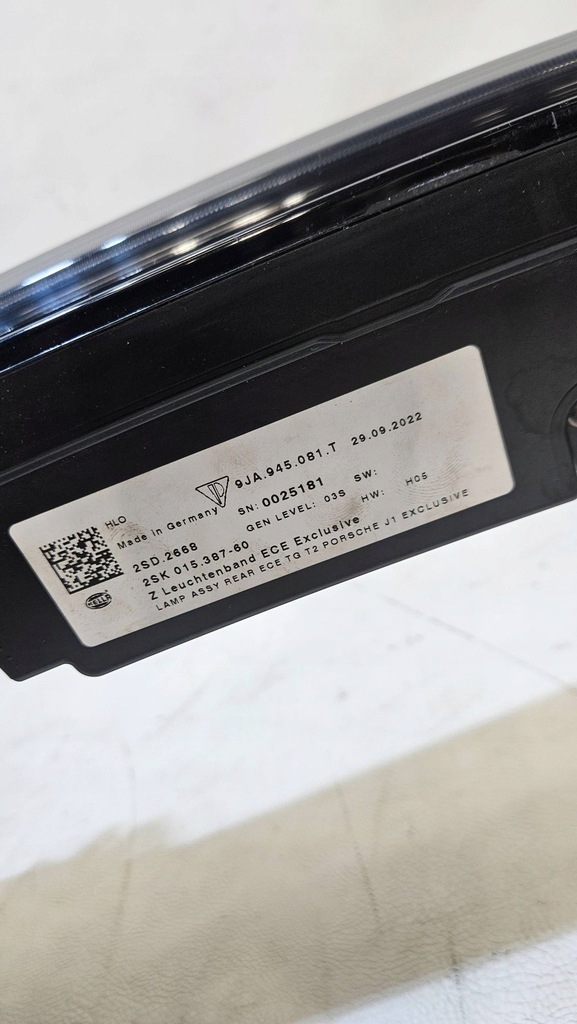 фото №10, Лампа задняя задняя накладка porsche taycan 9ja945081t