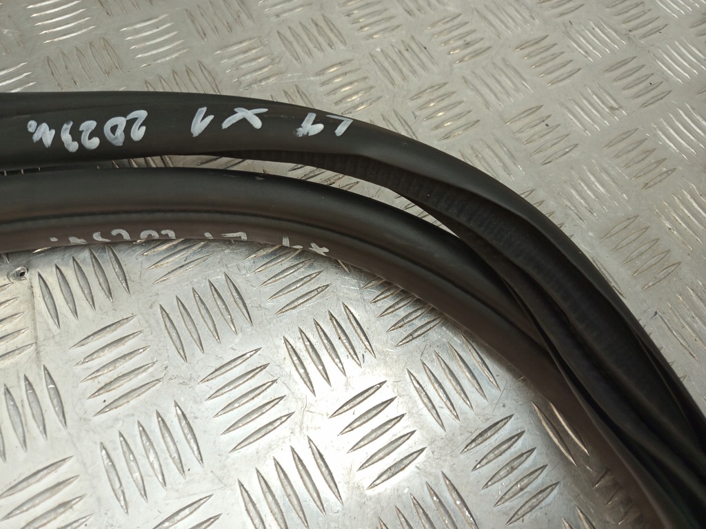 фото №16, Bmw x1 u11 прокладка дверь задних задняя 9451508