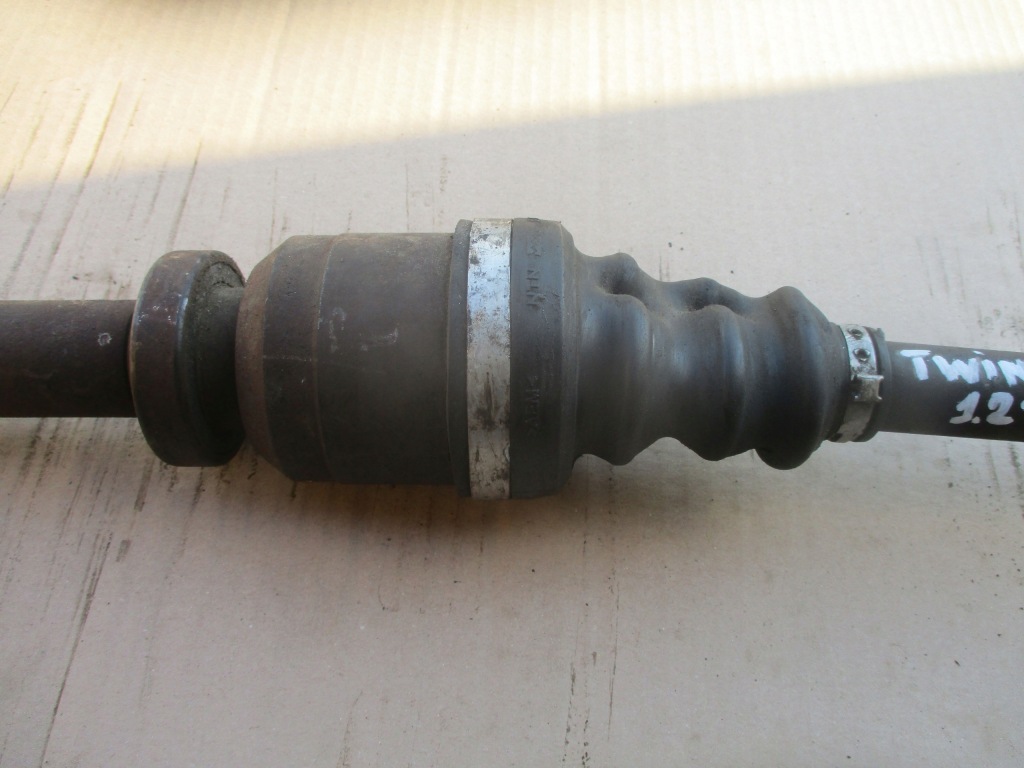 Приводной вал правый  8200590370 renault twigno 2 1.2tce Недорого